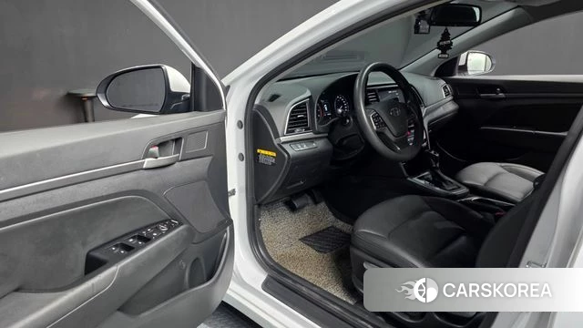 Hyundai Avante AD id 3899903 из Кореи 20