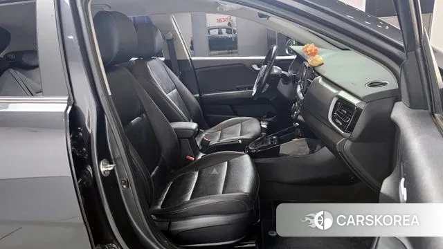 Kia Stonic id 3510025 из Кореи 20