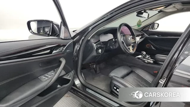 BMW 5 Series (G30) id 3059746 из Кореи 20