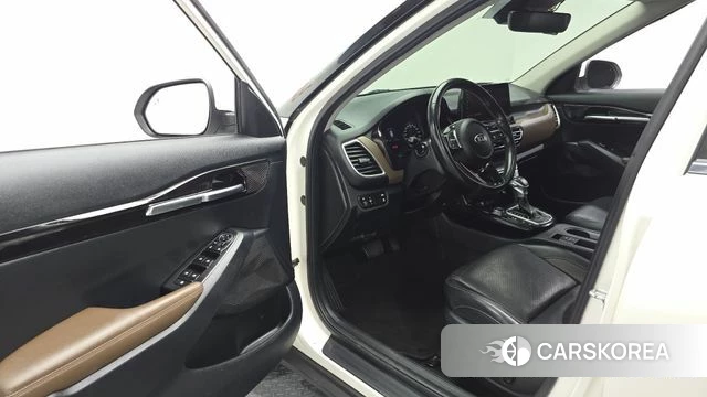 Kia Seltos id 4872610 из Кореи 37
