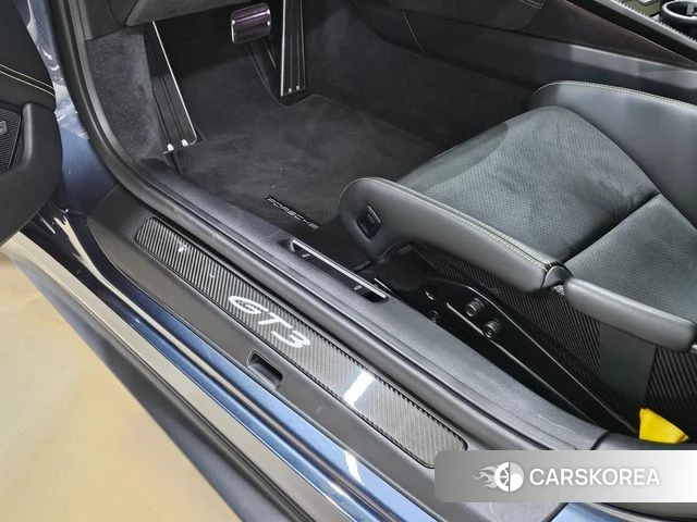 Porsche 911(992) id 4361250 из Кореи 20