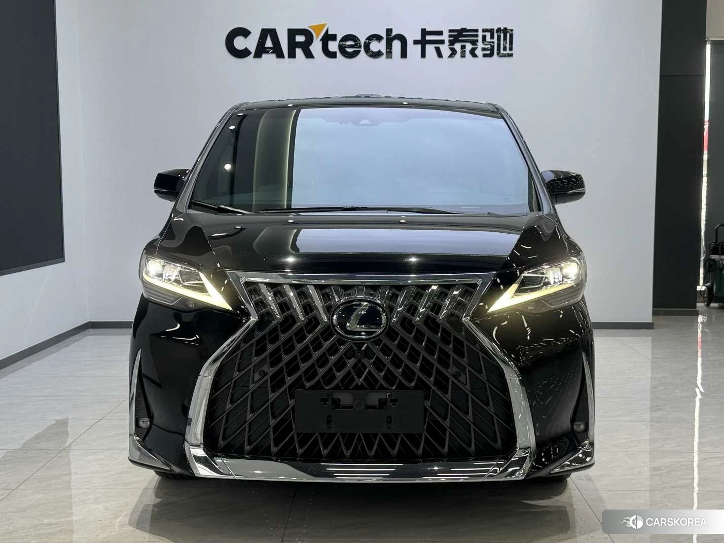 Lexus LM id 4461359 из Китая 15