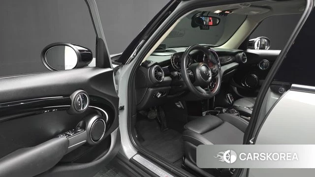 Mini Cooper S id 4717230 из Кореи 31