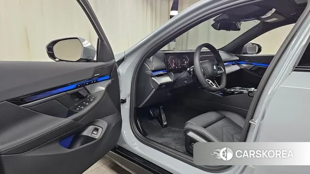 BMW 5 Series (G60) id 3674673 из Кореи 20