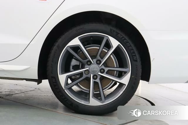 Audi A4L id 4348386 из Китая 20