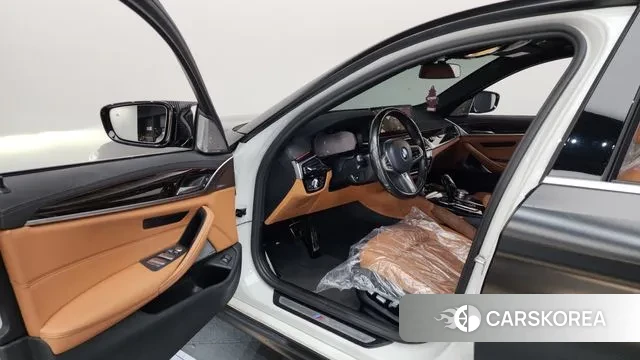 BMW 5 Series (G30) id 3513447 из Кореи 20