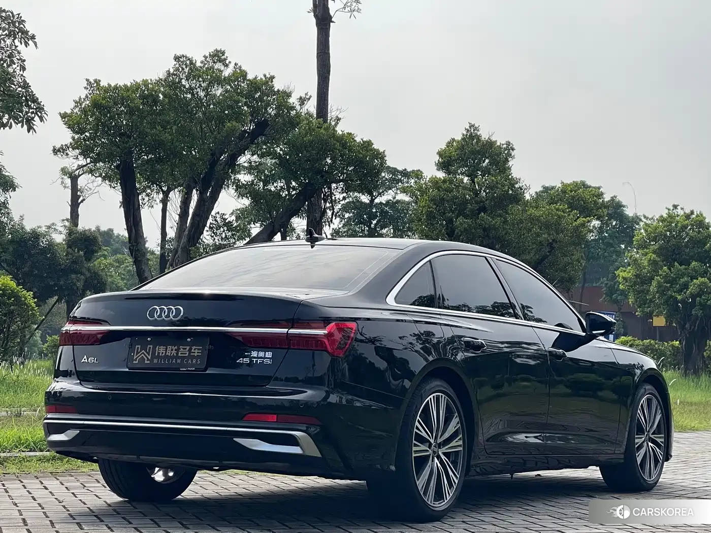 Audi A6L id 4685994 из Китая 25