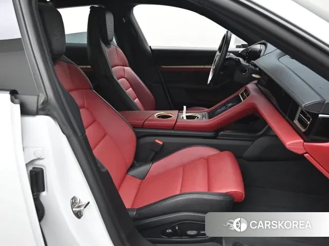 Porsche Taycan id 3757804 из Кореи 20