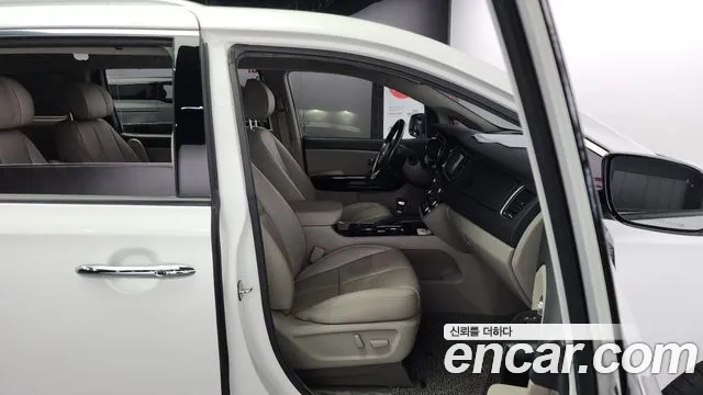 Kia The New Carnival id 2937158 из Кореи 20