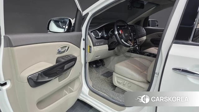 Kia All New Carnival id 4907791 из Кореи 32