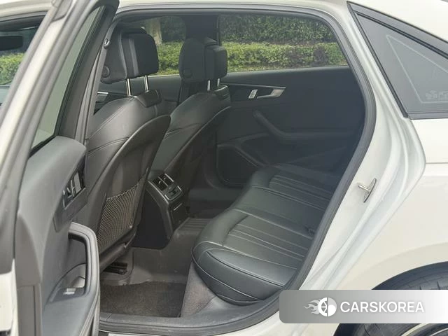 Audi A4L id 4313437 из Китая 18