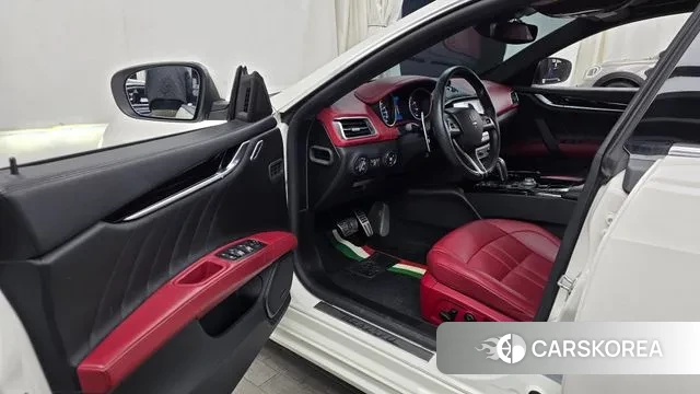 Maserati Ghibli id 3612266 из Кореи 20