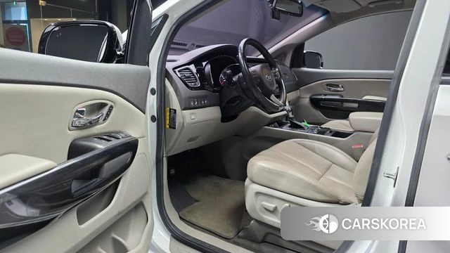 Kia All New Carnival id 4658498 из Кореи 36