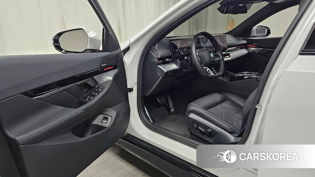 BMW 5 Series (G60) id 3841602 из Кореи 20