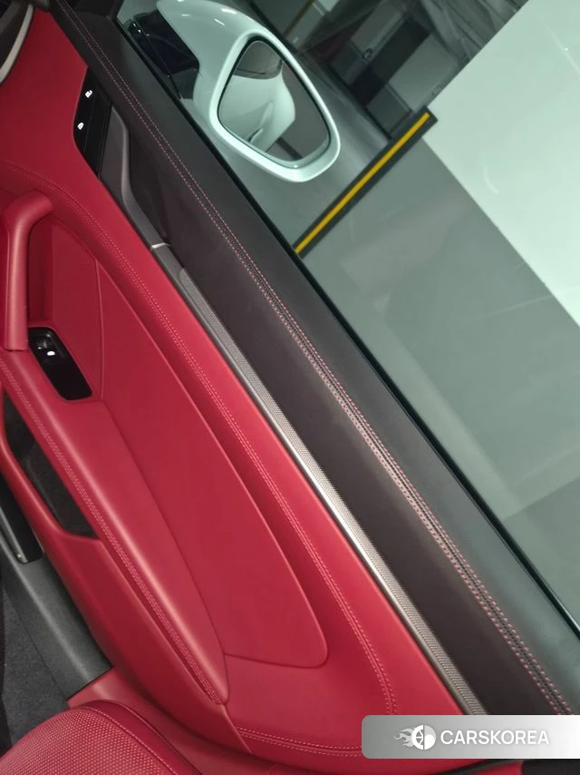 Porsche 911(992) id 4338154 из Кореи 10