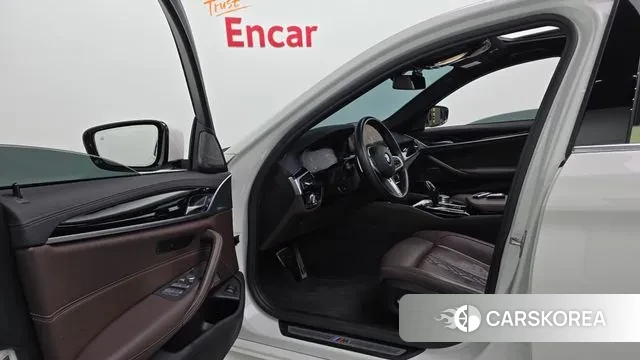 BMW 5 Series (G30) id 3518991 из Кореи 20