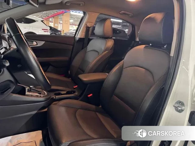 Kia Come New K3 id 2902607 из Кореи 16