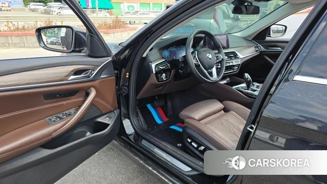 BMW 5 Series (G30) id 4471323 из Кореи 32