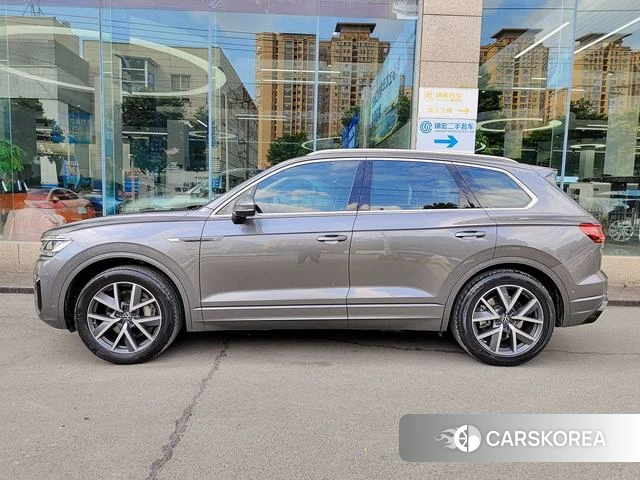 Volkswagen Touareg id 4290618 из Китая 10
