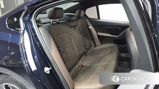 BMW 5 Series (G60) id 3492073 из Кореи 20