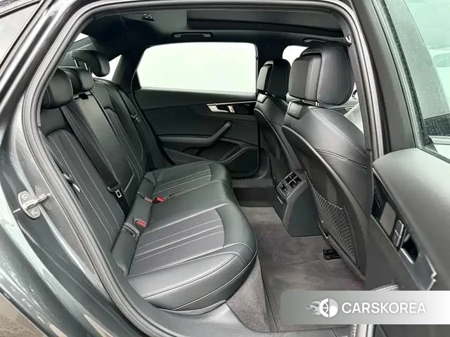 Audi A4L id 4341712 из Китая 10