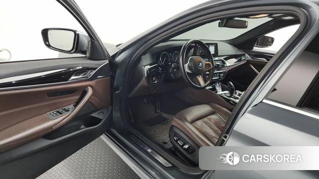 BMW 5 Series (G30) id 3853895 из Кореи 20