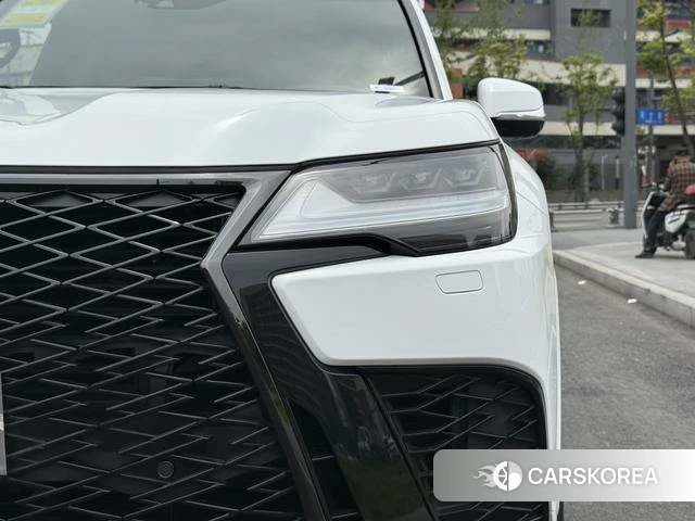 Lexus LX id 4329109 из Китая 23