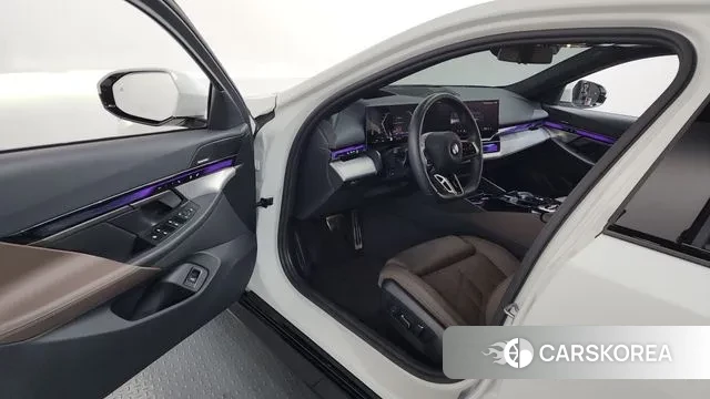 BMW 5 Series (G60) id 3462069 из Кореи 20