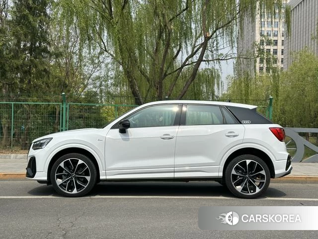 Audi Q2L id 4259351 из Китая 17