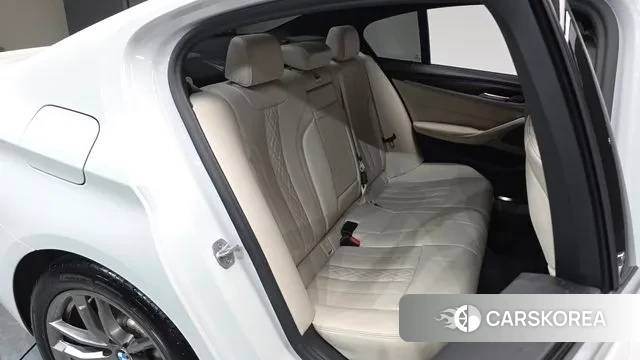 BMW 5 Series (G30) id 3672119 из Кореи 20