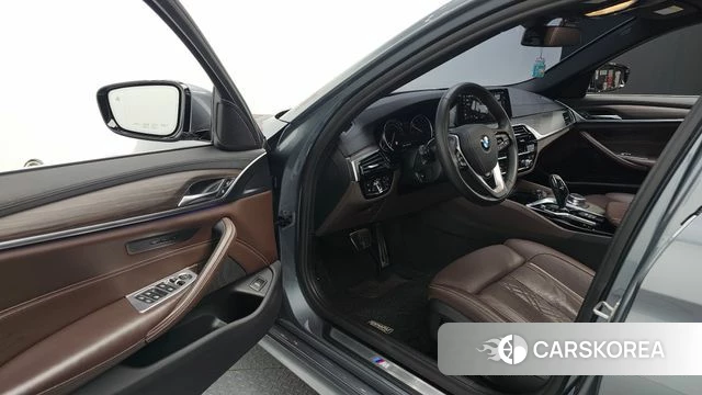 BMW 5 Series (G30) id 4339768 из Кореи 33