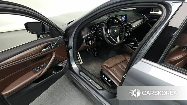 BMW 5 Series (G30) id 4203947 из Кореи 20