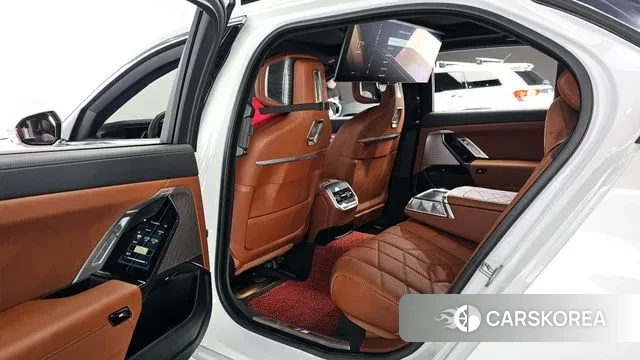 BMW 7 Series (G70) id 3321998 из Кореи 20