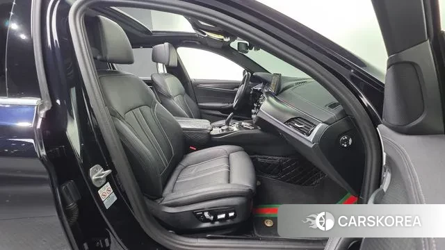 BMW 5 Series (G30) id 3740155 из Кореи 20