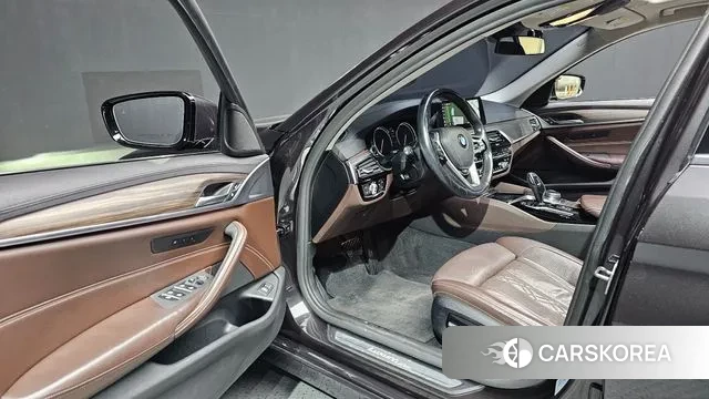 BMW 5 Series (G30) id 3742729 из Кореи 20