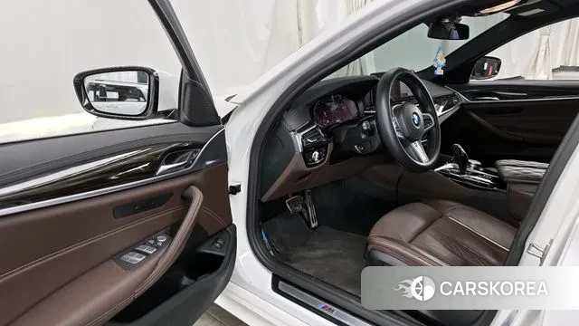 BMW 5 Series (G30) id 3746714 из Кореи 20