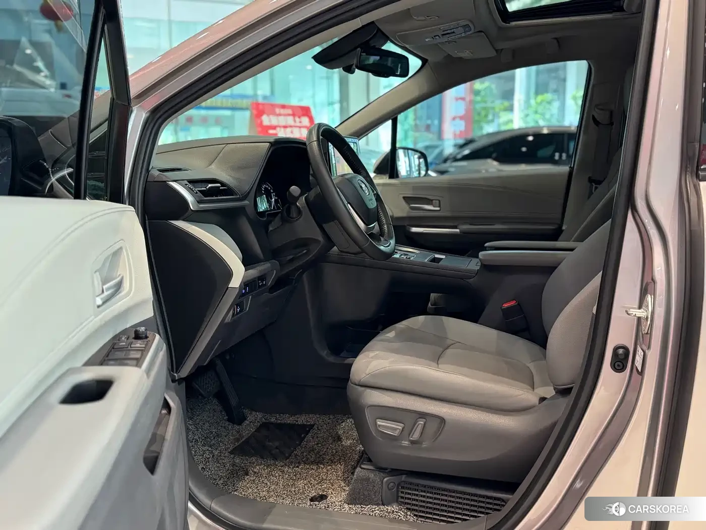 Toyota Sienna id 4547431 из Китая 25
