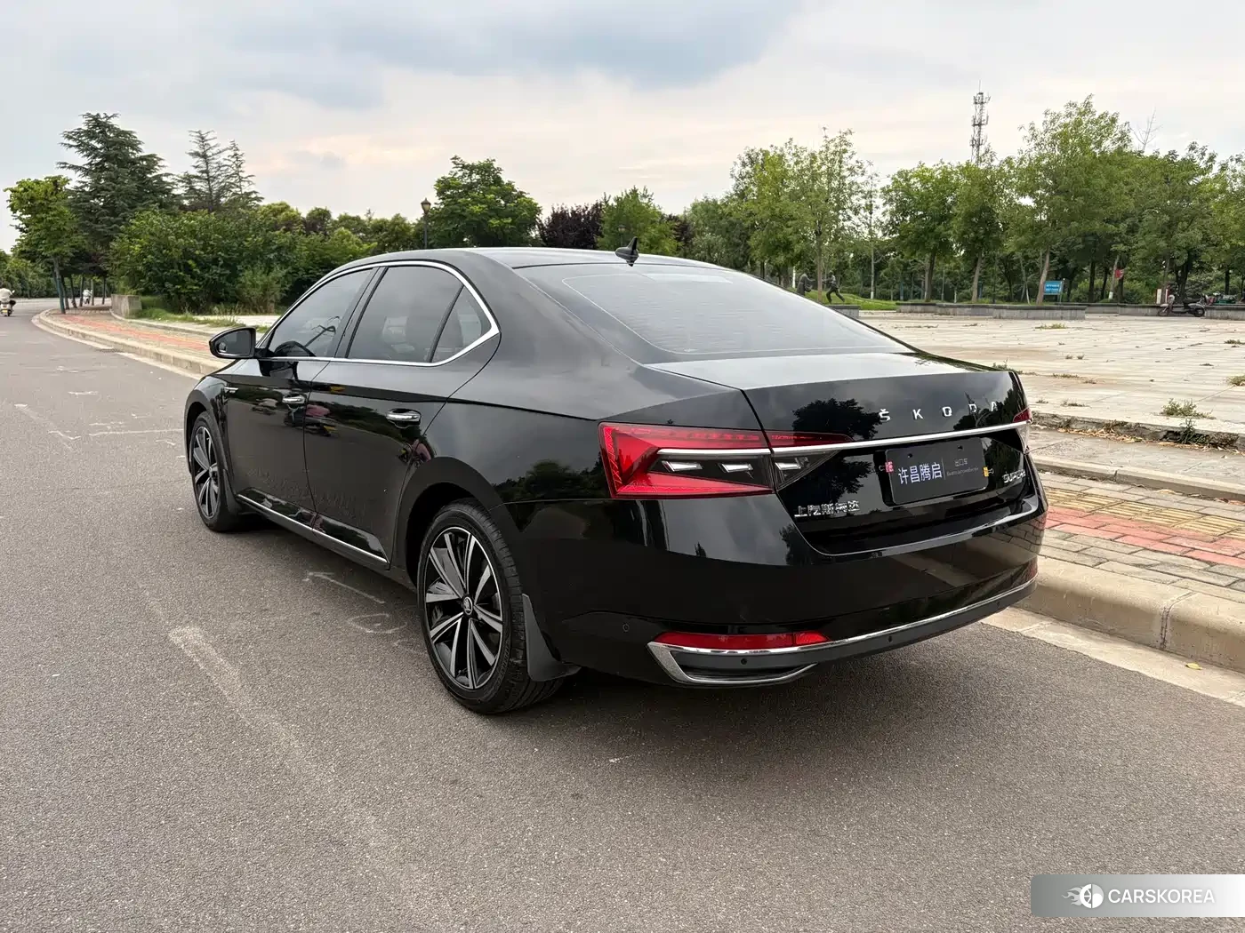 Skoda Superb id 4617039 из Китая 21