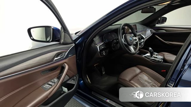 BMW 5 Series (G30) id 4338897 из Кореи 37