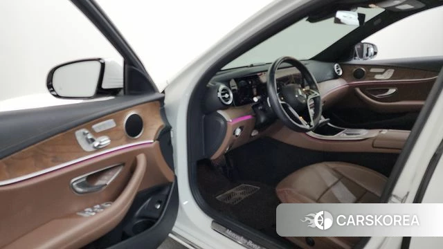 Mercedes-Benz E-Class W213 id 4736415 из Кореи 35