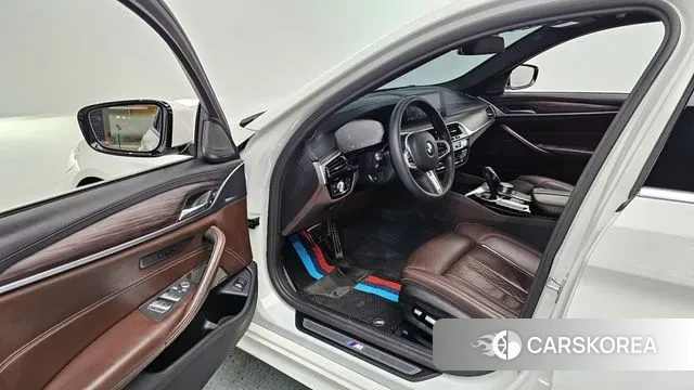 BMW 5 Series (G30) id 2891191 из Кореи 20