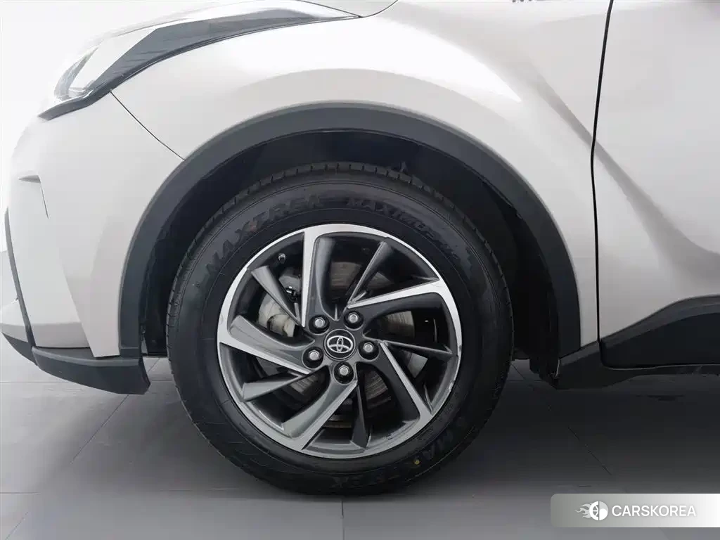 Toyota C-HR id 4570348 из Китая 24