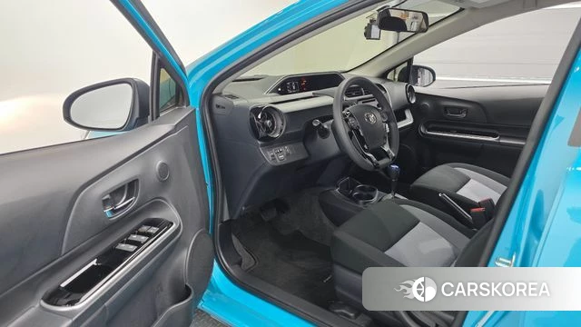 Toyota Prius C id 4390364 из Кореи 32