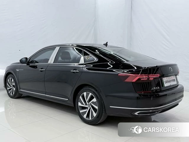 Volkswagen Passat PHEV id 4365850 из Китая 16