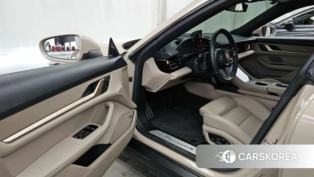 Porsche Taycan id 4267507 из Кореи 39