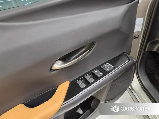 Lexus UX250h id 4366260 из Кореи 15