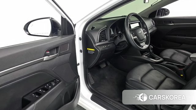 Hyundai Avante AD id 4020505 из Кореи 20