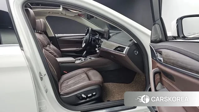 BMW 5 Series (G30) id 3626354 из Кореи 20