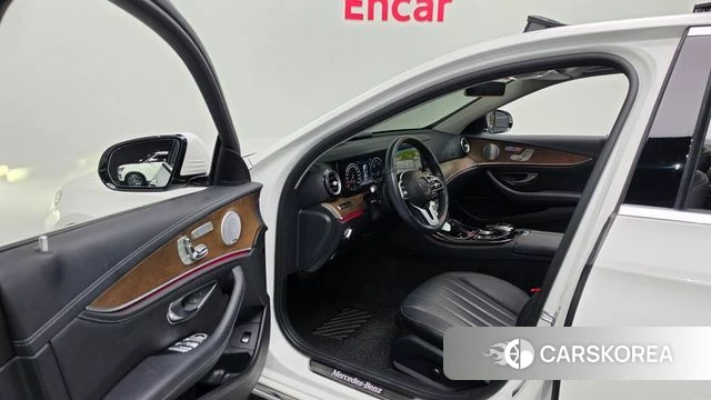 Mercedes-Benz E-Class W213 id 4732582 из Кореи 30