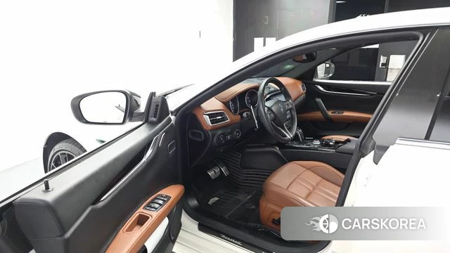 Maserati Ghibli id 4551555 из Кореи 37